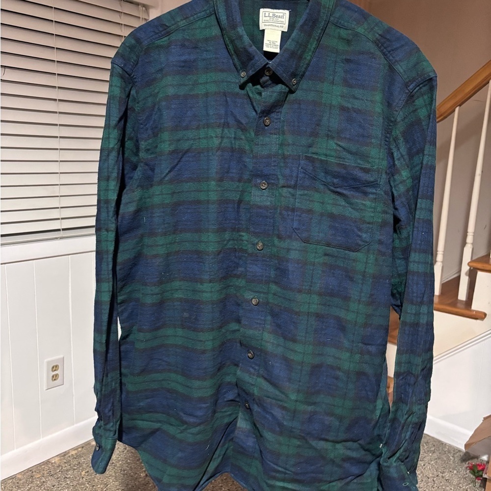 Vintage LL Bean Mens Long Sleeve
Button Down Plaid Shirt XL-REG Tall
Green Blue